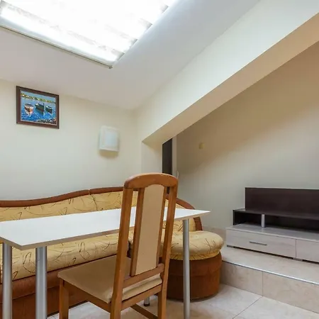 Comfortable 1bedroom With Kitchen Qq شقة *